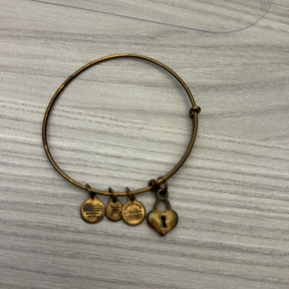 Alex & Ani Heart Locket bracelet - Picture 1 of 3